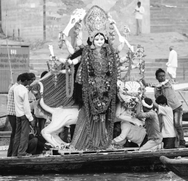 idol being dunked on the ganges